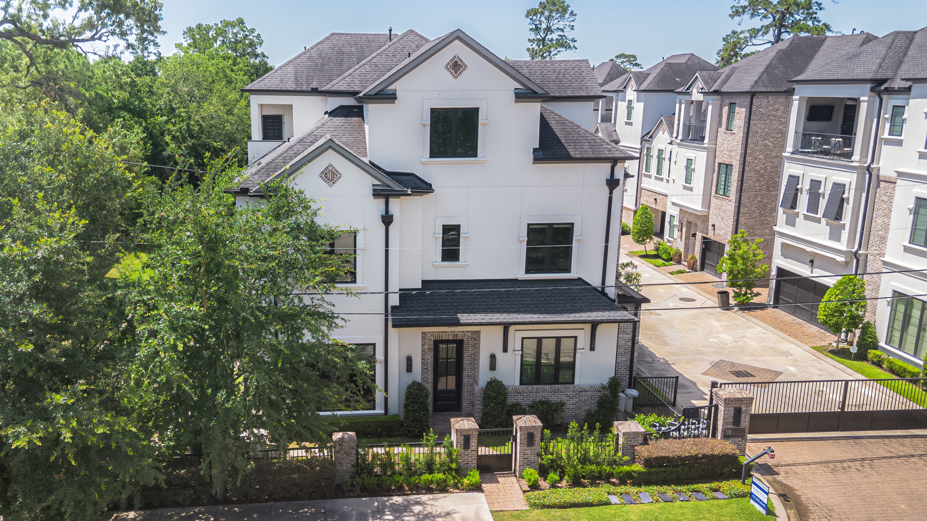 1530 Cunningham Parc
